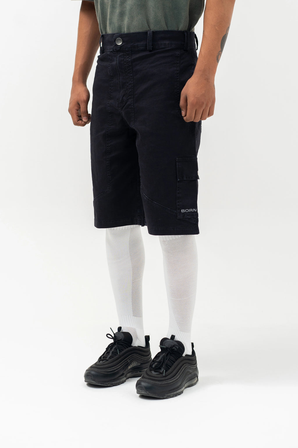 BLACK CARGO SHORTS