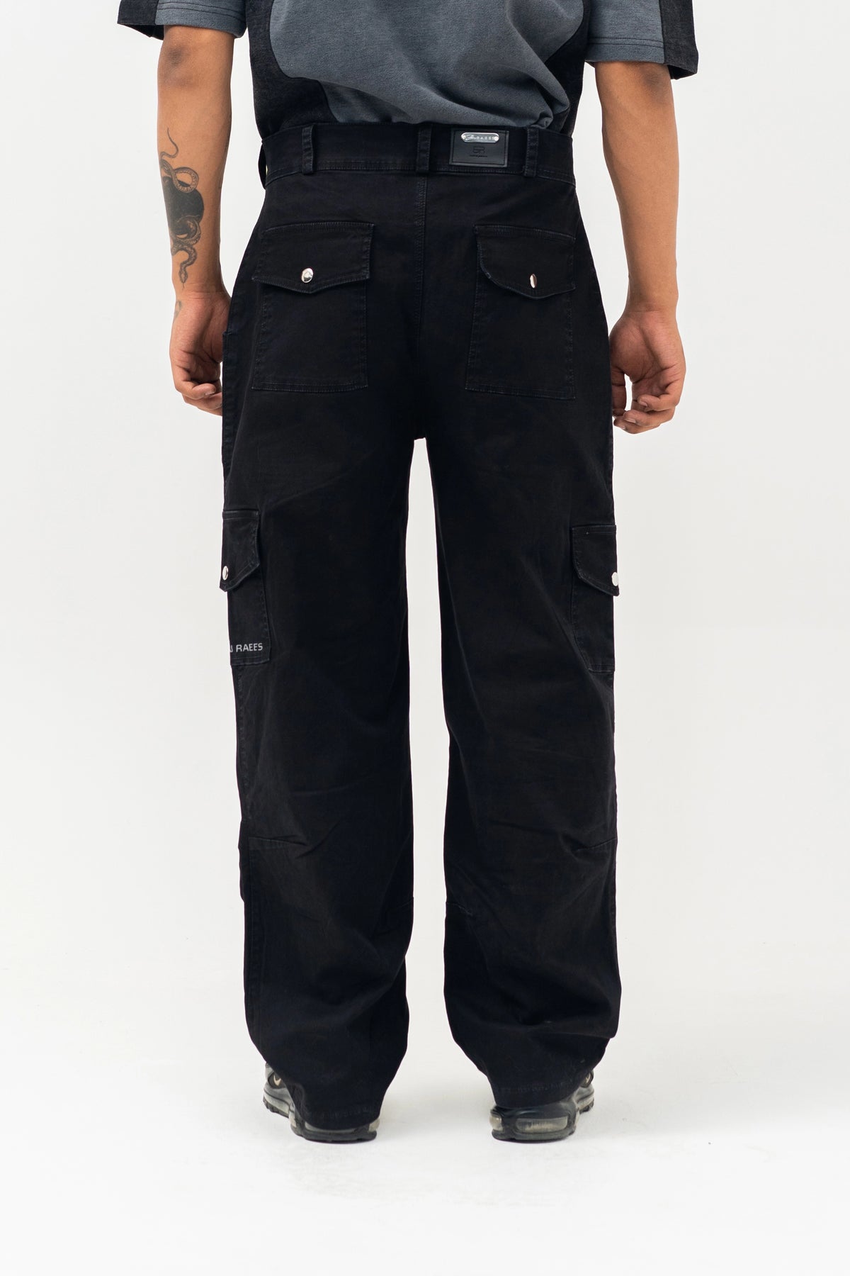 BLACK CARGO PANT